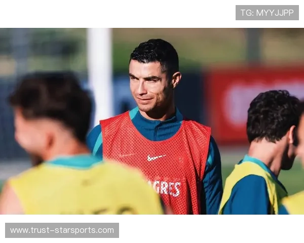 欧洲足球风云再起豪门激战引发球迷热议新赛季展望